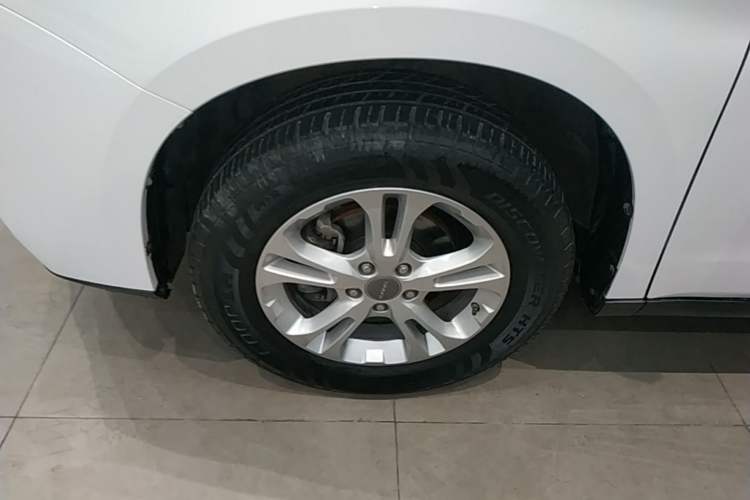 Used Haval M6 2017 1.5T Automatic Two-Wheel Drive Elite Model Left Front Wheel Hub
