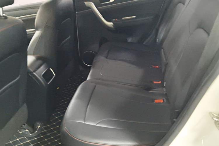 Used Haval M6 2017 1.5T Manual Two-Wheel Drive Elite Model Left Rear Seat