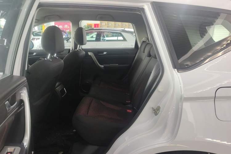 Used Haval M6 2017 1.5T Manual Two-Wheel Drive Urban Version Left Rear Seat