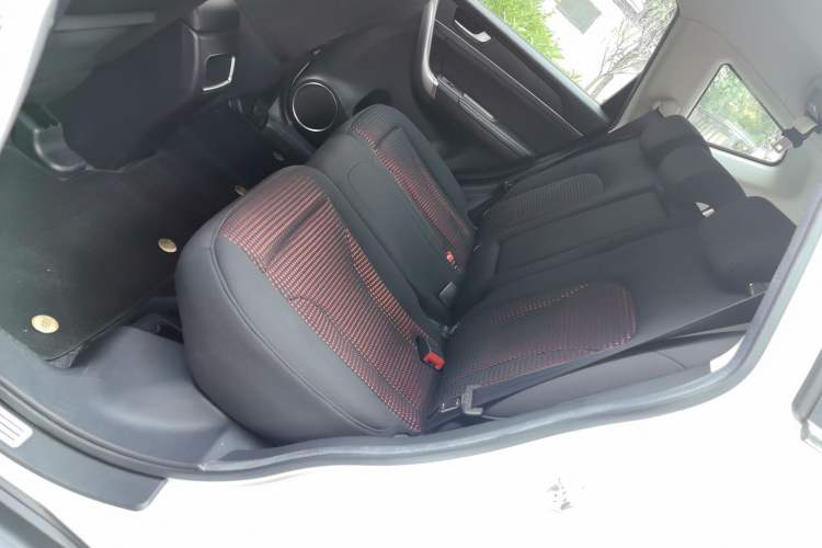 Used Haval M6 2017 1.5T Manual Two-Wheel Drive Urban Version Left Rear Seat
