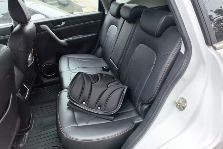 Used Haval M6 2017 1.5T Manual Two-Wheel Drive Elite Model Left Rear Seat