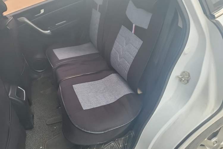 Used Haval M6 2017 1.5T Manual Two-Wheel Drive Elite Model Left Rear Seat