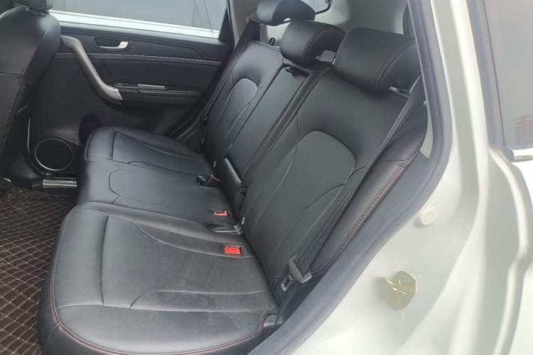 Used Haval M6 2017 1.5T Automatic Two-Wheel Drive Prestige Model Left Rear Seat