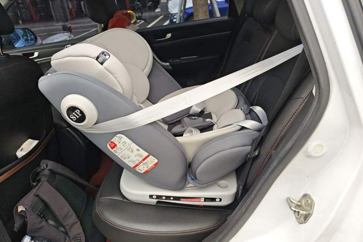 Used Haval M6 2017 1.5T Automatic Two-Wheel Drive Prestige Model Left Rear Seat