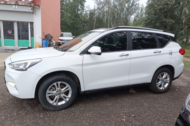 Used Haval M6 2017 1.5T Manual Two-Wheel Drive Elite Model Left Side