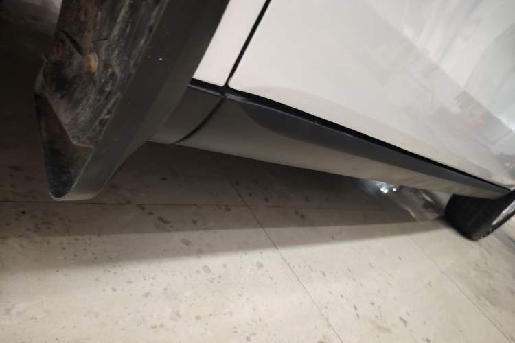 Used Haval M6 2017 1.5T Automatic Two-Wheel Drive Elite Model Left Side Sill