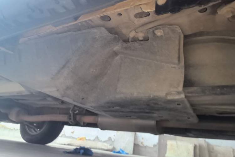Used Haval M6 2017 1.5T Automatic Two-Wheel Drive Urban Model Left Side Sill