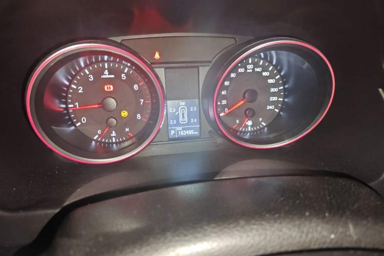 Used Haval M6 2017 1.5T Automatic Two-Wheel Drive Elite Model Odometer Close Up