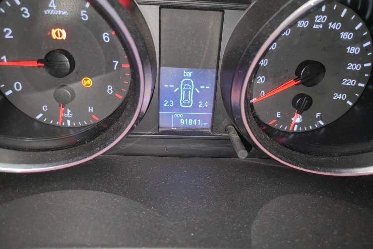 Used Haval M6 2017 1.5T Manual Two-Wheel Drive Elite Model Odometer Close Up