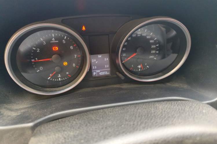 Used Haval M6 2017 1.5T Automatic Two-Wheel Drive Elite Model Odometer Close Up