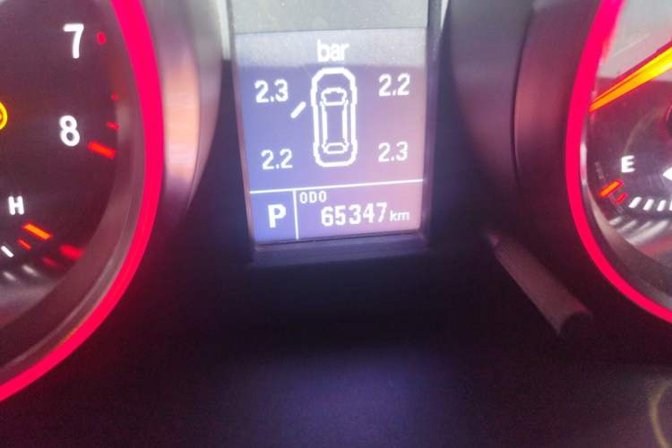 Used Haval M6 2017 1.5T Automatic Two-Wheel Drive Elite Model Odometer Close Up