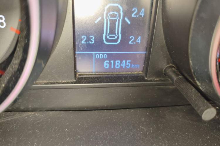 Used Haval M6 2017 1.5T Manual Two-Wheel Drive Elite Model Odometer Close Up