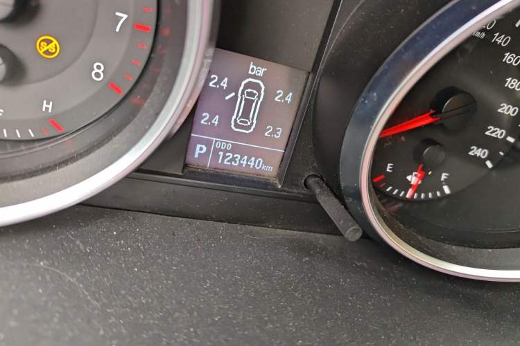 Used Haval M6 2017 1.5T Automatic Two-Wheel Drive Prestige Model Odometer Close Up