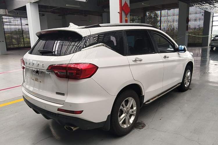 Used Haval M6 2017 1.5T Automatic Two-Wheel Drive Elite Model Rear Right 45 Deg