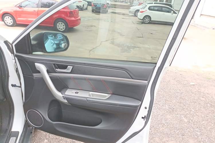 Used Haval M6 2017 1.5T Manual Two-Wheel Drive Elite Model Right Front Door Interior