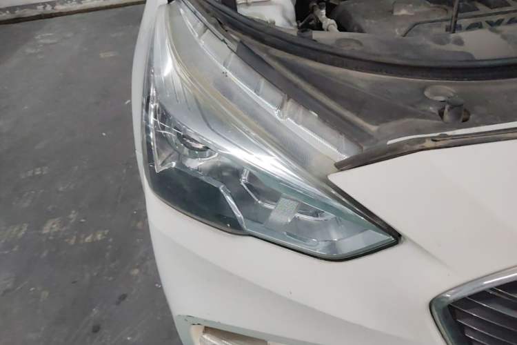 Used Haval M6 2017 1.5T Manual Two-Wheel Drive Elite Model Right Front Headlight