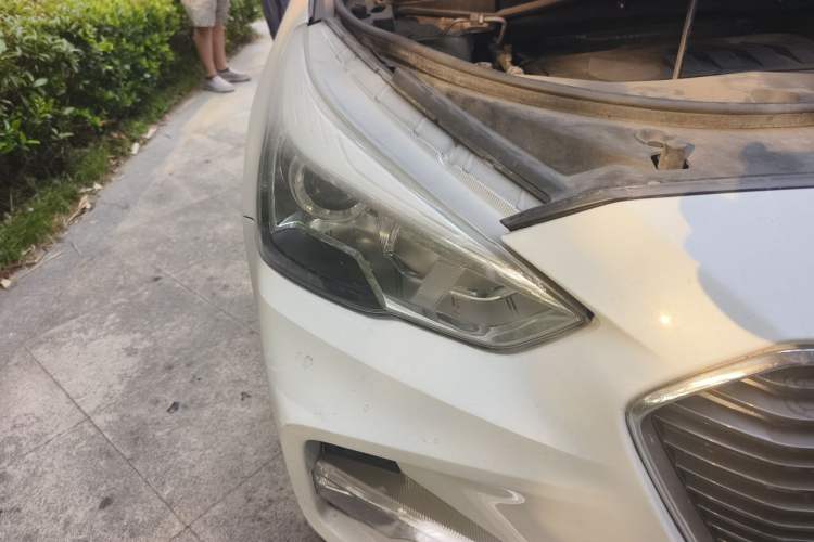 Used Haval M6 2017 1.5T Automatic Two-Wheel Drive Elite Model Right Front Headlight