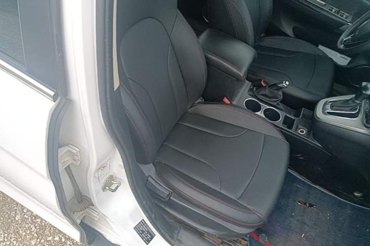Used Haval M6 2017 1.5T Automatic Two-Wheel Drive Prestige Model Right Front Seat