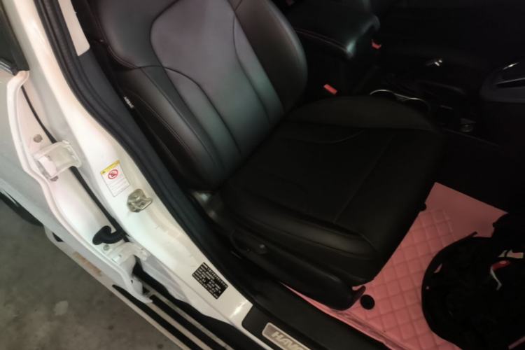 Used Haval M6 2017 1.5T Automatic Two-Wheel Drive Elite Model Right Front Seat