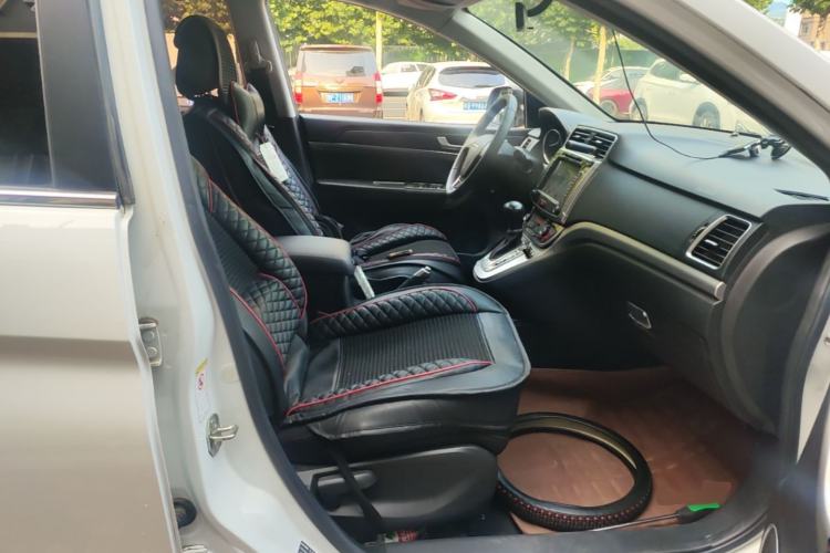 Used Haval M6 2017 1.5T Automatic Two-Wheel Drive Elite Model Right Front Seat