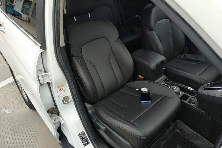 Used Haval M6 2017 1.5T Automatic Two-Wheel Drive Elite Model Right Front Seat