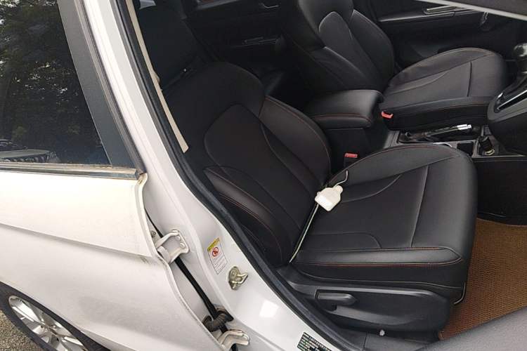 Used Haval M6 2017 1.5T Automatic Two-Wheel Drive Elite Model Right Front Seat