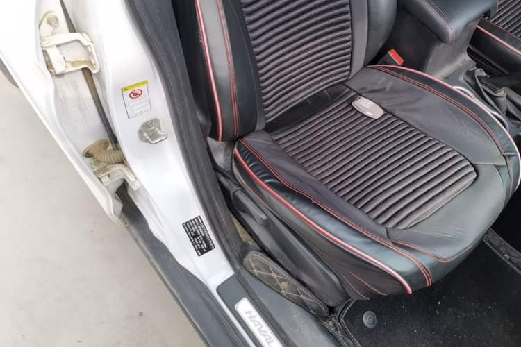 Used Haval M6 2017 1.5T Automatic Two-Wheel Drive Elite Model Right Front Seat