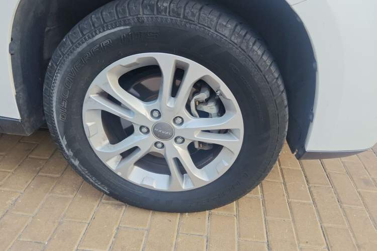 Used Haval M6 2017 1.5T Automatic Two-Wheel Drive Elite Model Right Front Wheel Hub