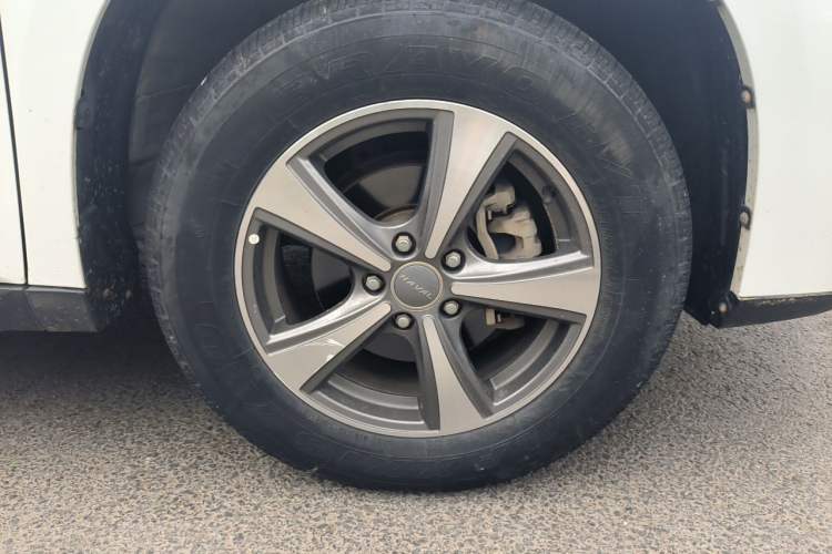 Used Haval M6 2017 1.5T Manual Two-Wheel Drive Urban Version Right Front Wheel Hub
