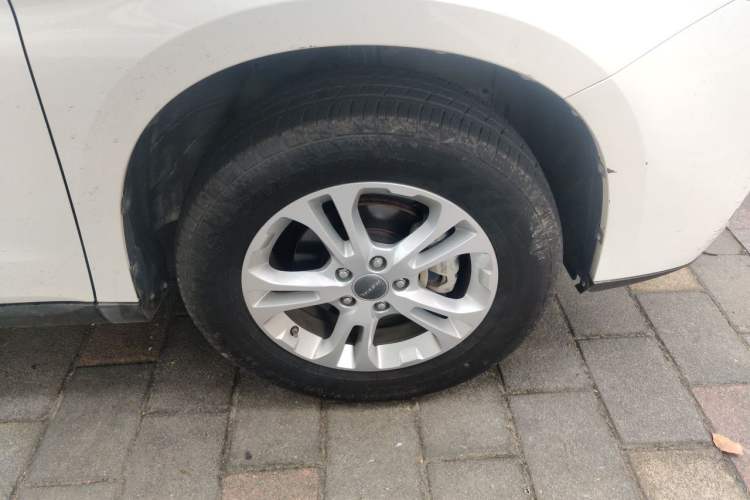 Used Haval M6 2017 1.5T Automatic Two-Wheel Drive Elite Model Right Front Wheel Hub