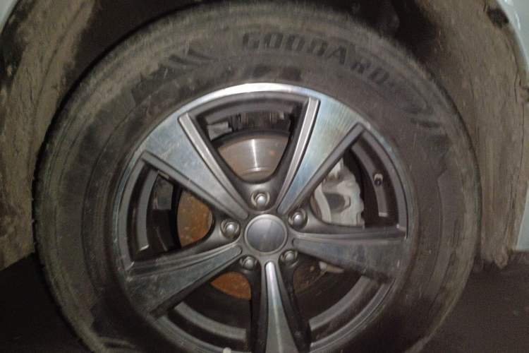 Used Haval M6 2017 1.5T Automatic Two-Wheel Drive Prestige Model Right Front Wheel Hub