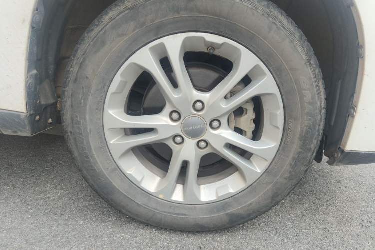 Used Haval M6 2017 1.5T Automatic Two-Wheel Drive Elite Model Right Front Wheel Hub