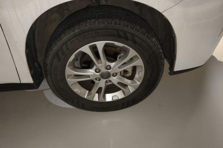 Used Haval M6 2017 1.5T Manual Two-Wheel Drive Elite Model Right Front Wheel Hub