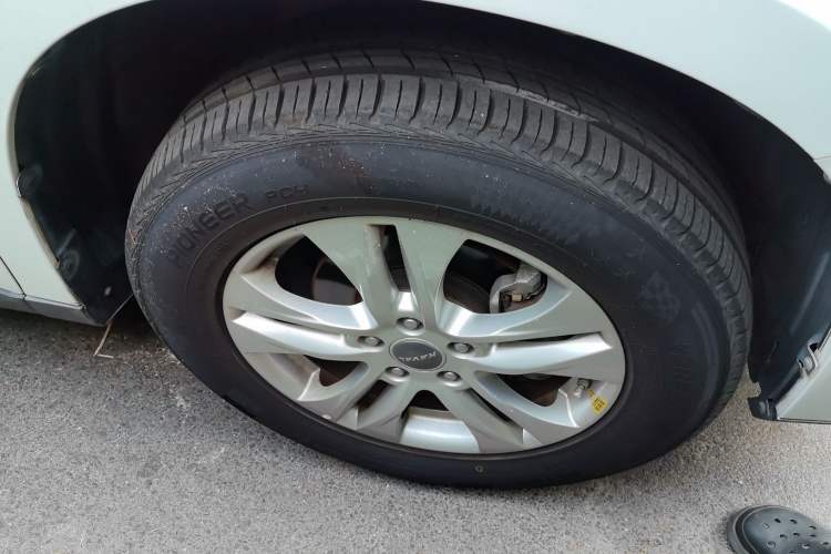 Used Haval M6 2017 1.5T Manual Two-Wheel Drive Urban Version Right Front Wheel Hub