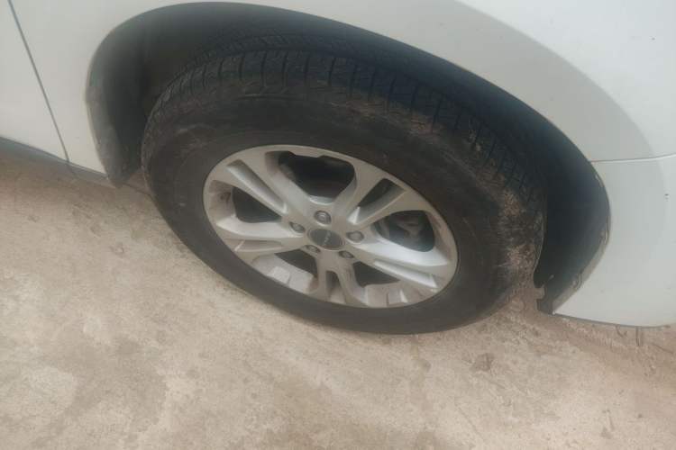 Used Haval M6 2017 1.5T Automatic Two-Wheel Drive Elite Model Right Front Wheel Hub