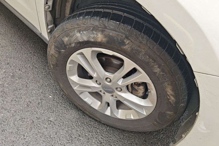 Used Haval M6 2017 1.5T Automatic Two-Wheel Drive Prestige Model Right Front Wheel Hub