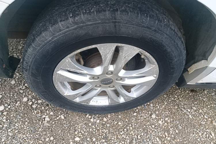 Used Haval M6 2017 1.5T Automatic Two-Wheel Drive Prestige Model Right Rear Wheel Hub