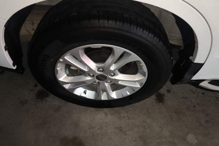 Used Haval M6 2017 1.5T Automatic Two-Wheel Drive Elite Model Right Rear Wheel Hub