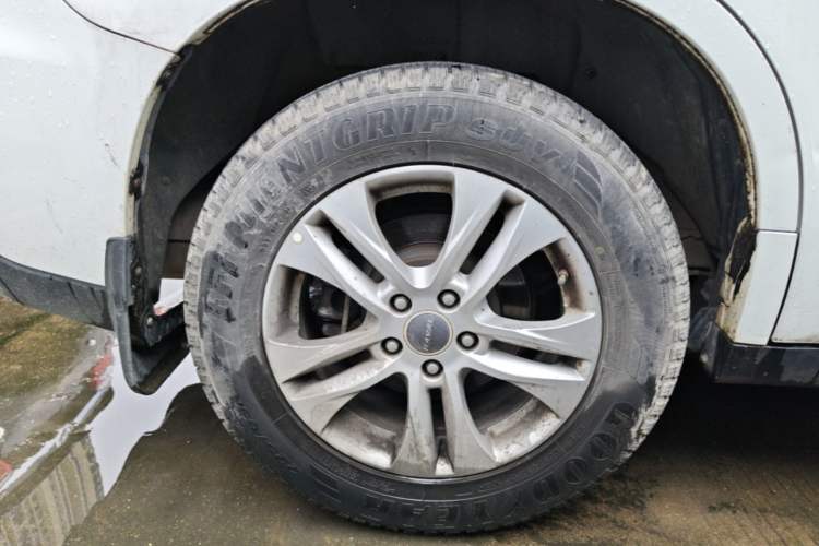 Used Haval M6 2017 1.5T Manual Two-Wheel Drive Elite Model Right Rear Wheel Hub