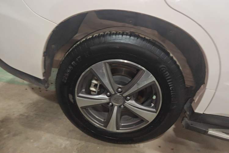 Used Haval M6 2017 1.5T Automatic Two-Wheel Drive Urban Model Right Rear Wheel Hub