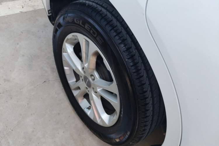 Used Haval M6 2017 1.5T Manual Two-Wheel Drive Elite Model Right Rear Wheel Hub