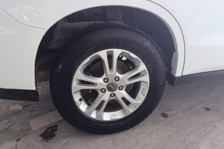 Used Haval M6 2017 1.5T Automatic Two-Wheel Drive Urban Model Right Rear Wheel Hub