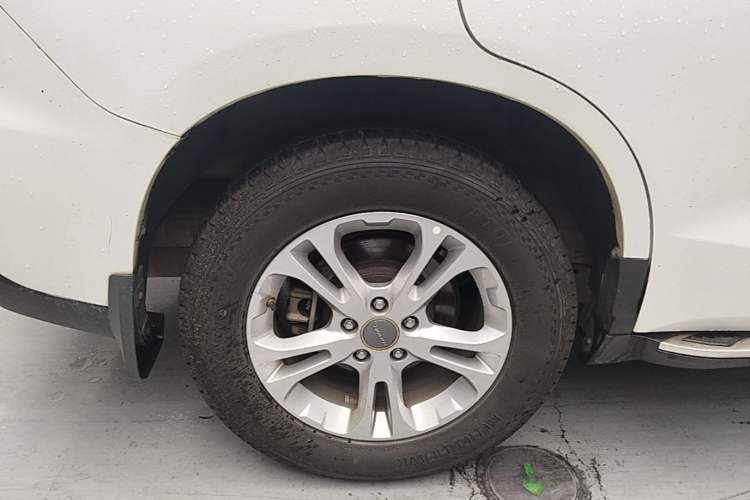 Used Haval M6 2017 1.5T Automatic Two-Wheel Drive Elite Model Right Rear Wheel Hub