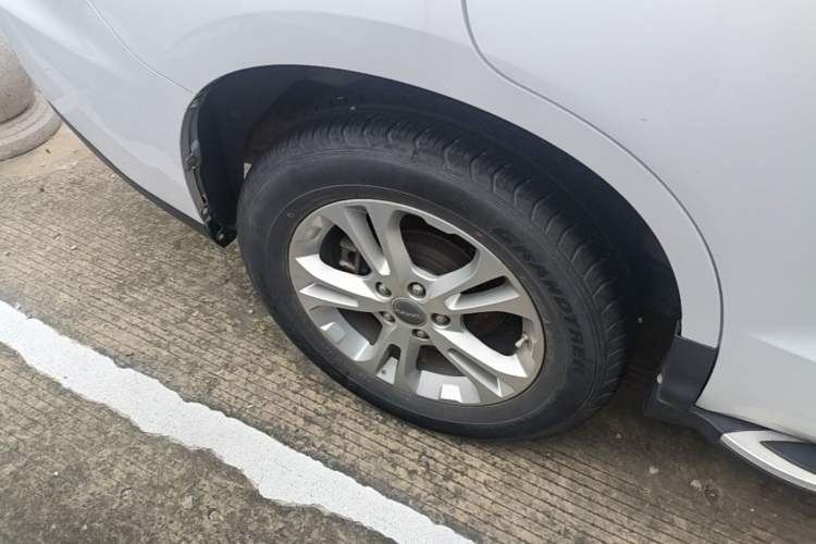 Used Haval M6 2017 1.5T Automatic Two-Wheel Drive Prestige Model Right Rear Wheel Hub