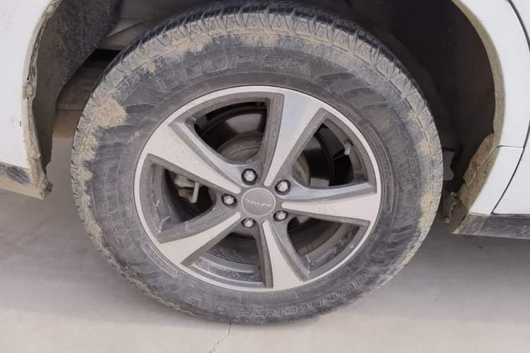 Used Haval M6 2017 1.5T Automatic Two-Wheel Drive Elite Model Right Rear Wheel Hub