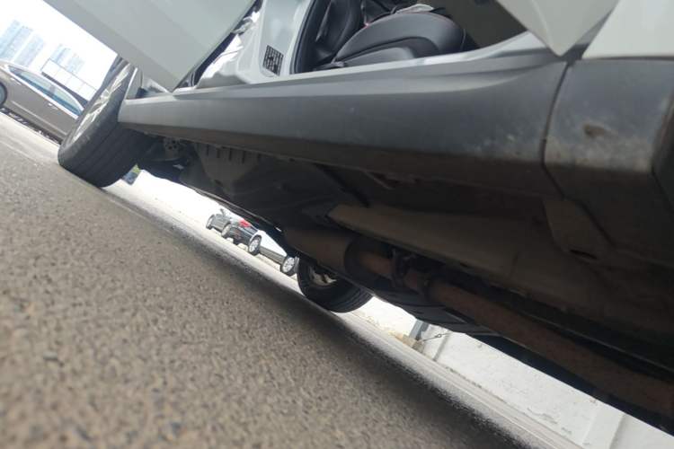 Used Haval M6 2017 1.5T Automatic Two-Wheel Drive Elite Model Right Side Sill