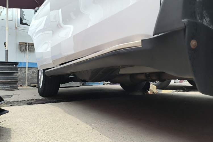 Used Haval M6 2017 1.5T Manual Two-Wheel Drive Elite Model Right Side Sill