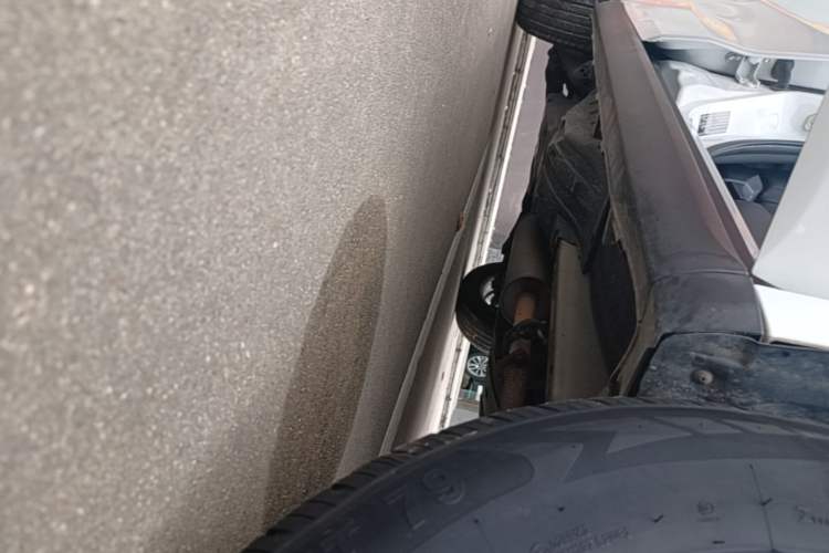 Used Haval M6 2017 1.5T Automatic Two-Wheel Drive Prestige Model Right Side Sill