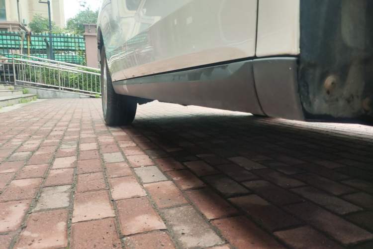 Used Haval M6 2017 1.5T Automatic Two-Wheel Drive Elite Model Right Side Sill