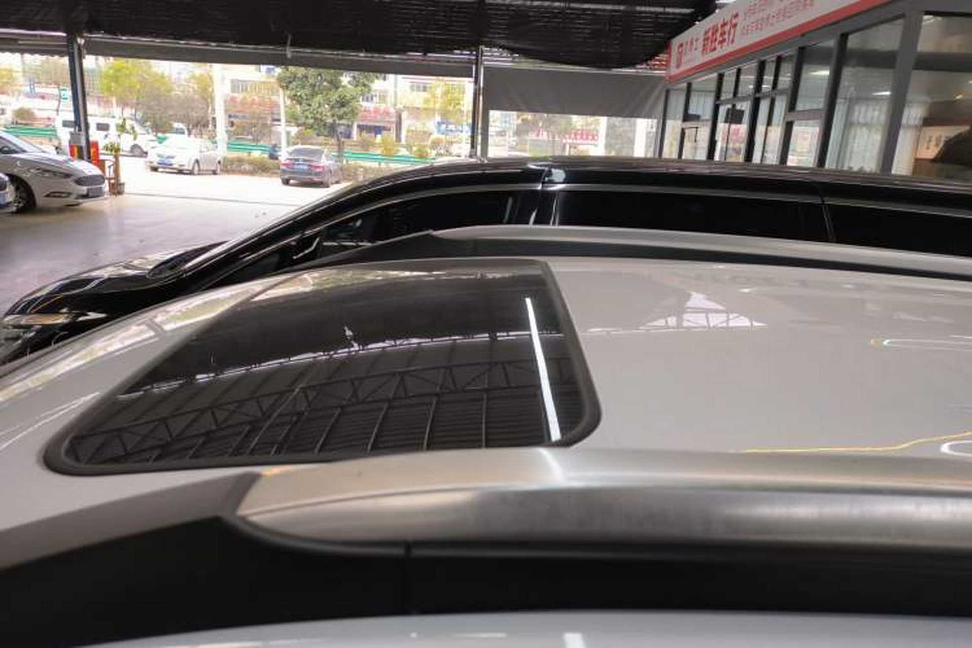 Used Haval M6 2017 1.5T Automatic Two-Wheel Drive Elite Model Roof